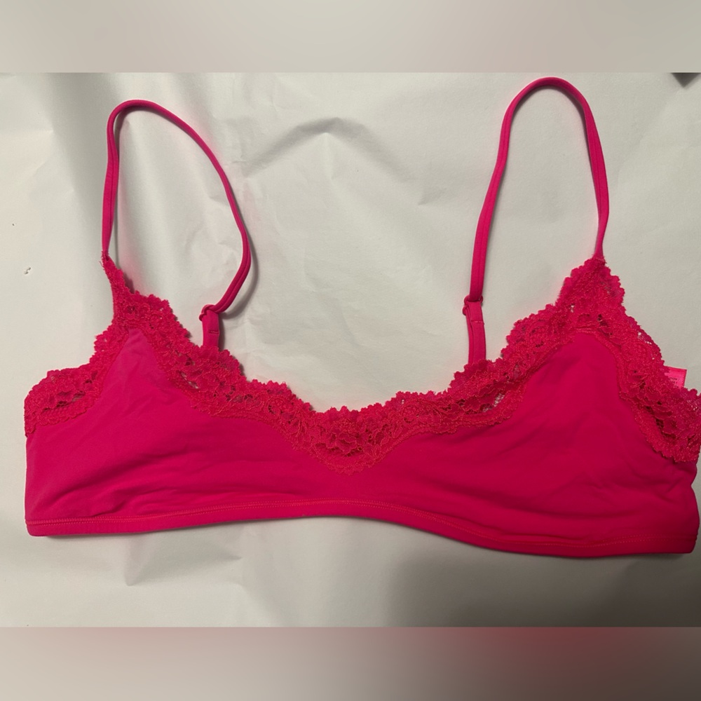 SKIMS Fits Everybody Lace Scoop Bralette